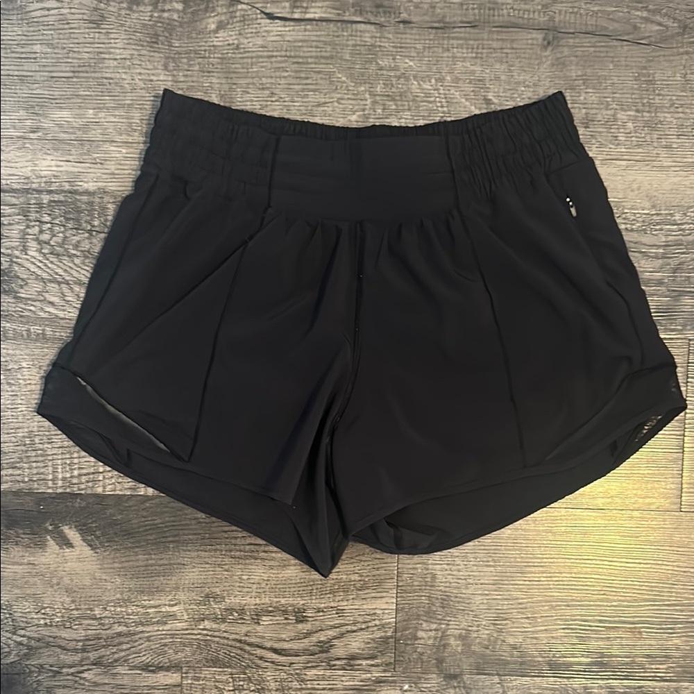 Lululemon hotty hot shorts size 8!